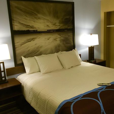Super 8 By Wyndham Asbury Park Otel Dış mekan fotoğraf