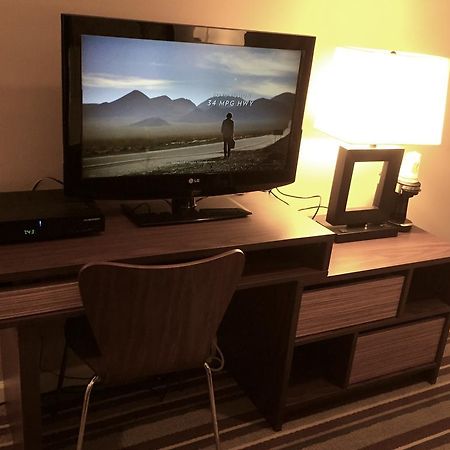 Super 8 By Wyndham Asbury Park Otel Oda fotoğraf