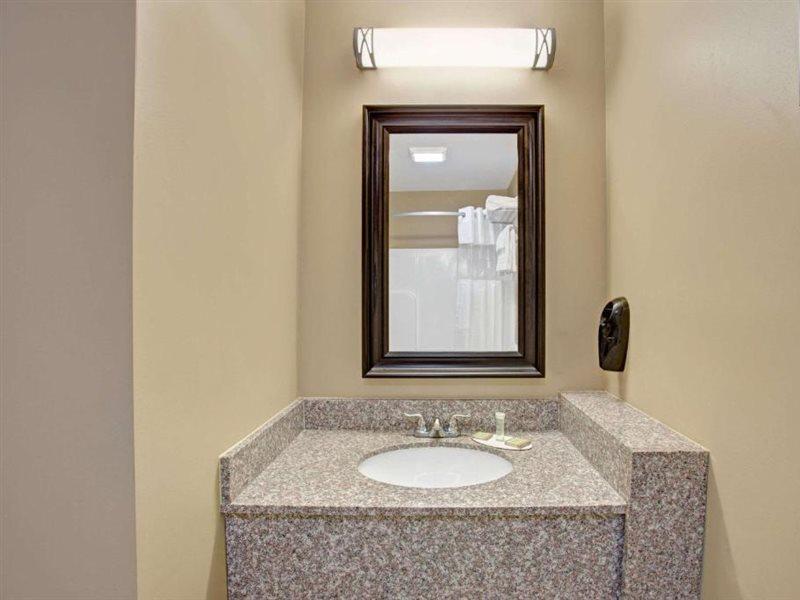 Super 8 By Wyndham Asbury Park Otel Dış mekan fotoğraf